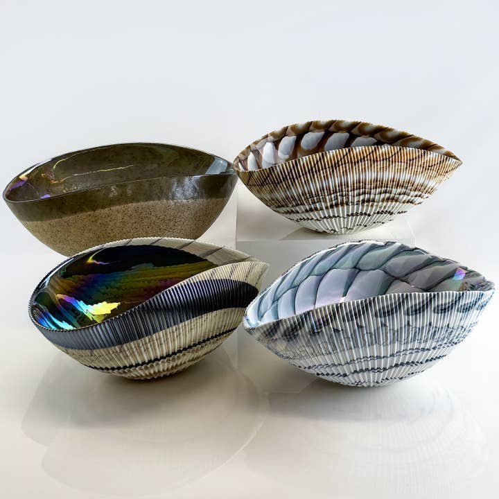 Bol moyen en forme de coquille de 12" en verre de Murano, fabriqué en Italie pour la vente par Via Graceffo