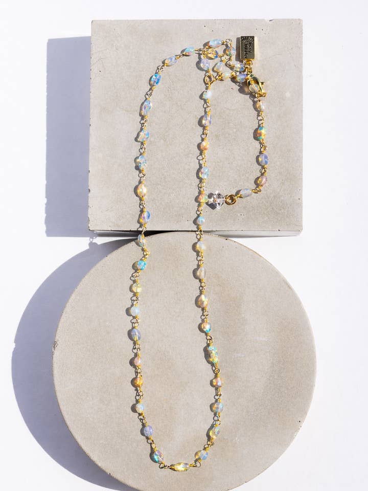 COLLANA CON PIETRA NATALE - OPALO DI OTTOBRE per la vendita all'ingrosso da parte di Native Gem