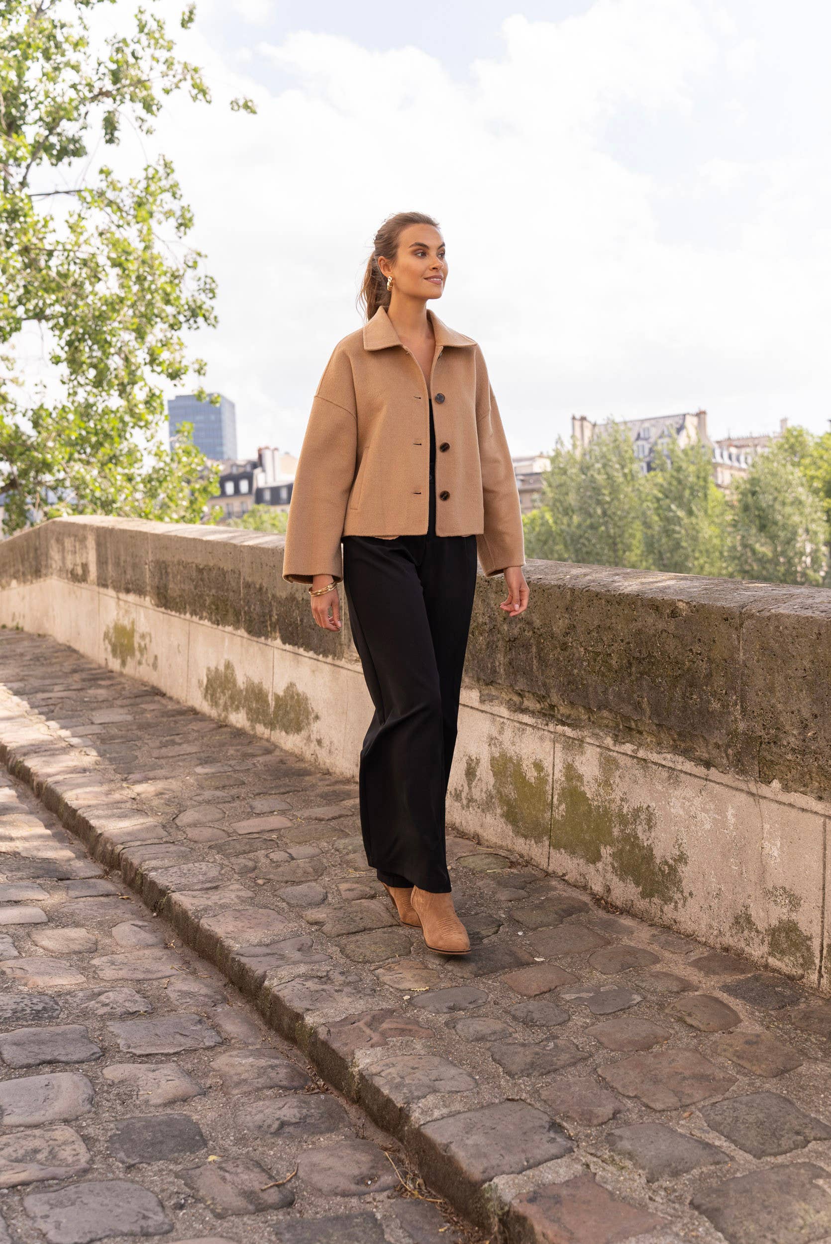 Attentif Paris - Vendita all'ingrosso Cappotto - Donna - Cappotto corto oversize artigianale in misto lana41