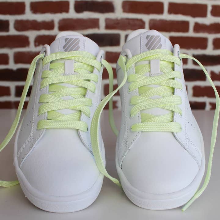 Lacets Phosphorescents - YELLOW pour la vente par furiouslaces