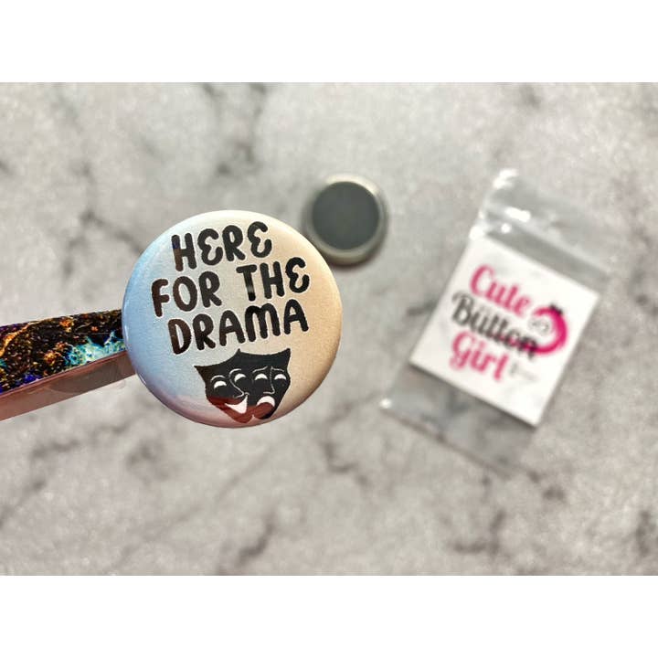 1,25 pouces et 2,25 pouces Ici pour le drame pour la vente par Cute as a Button Girl