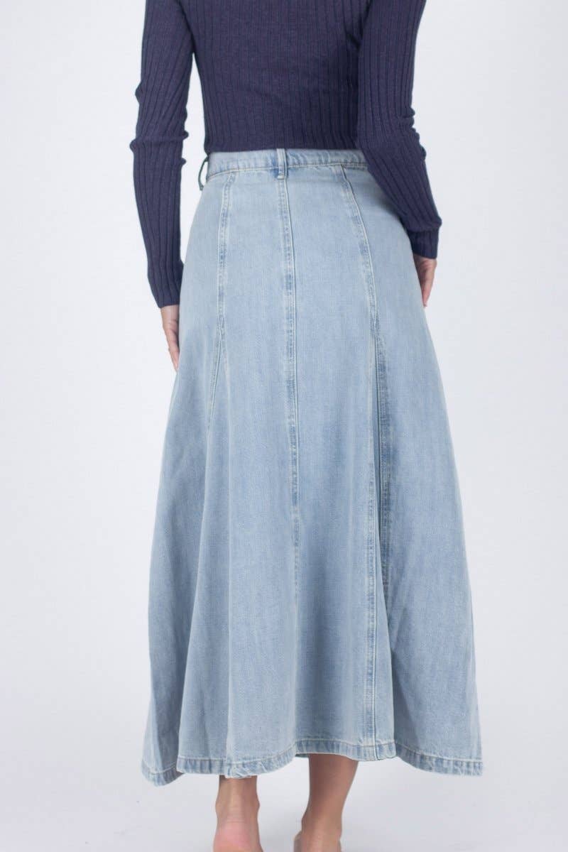 Yakira Bella – Engroshandel Nederdel - Dame – Flowy denim midinederdel i lyseblå3