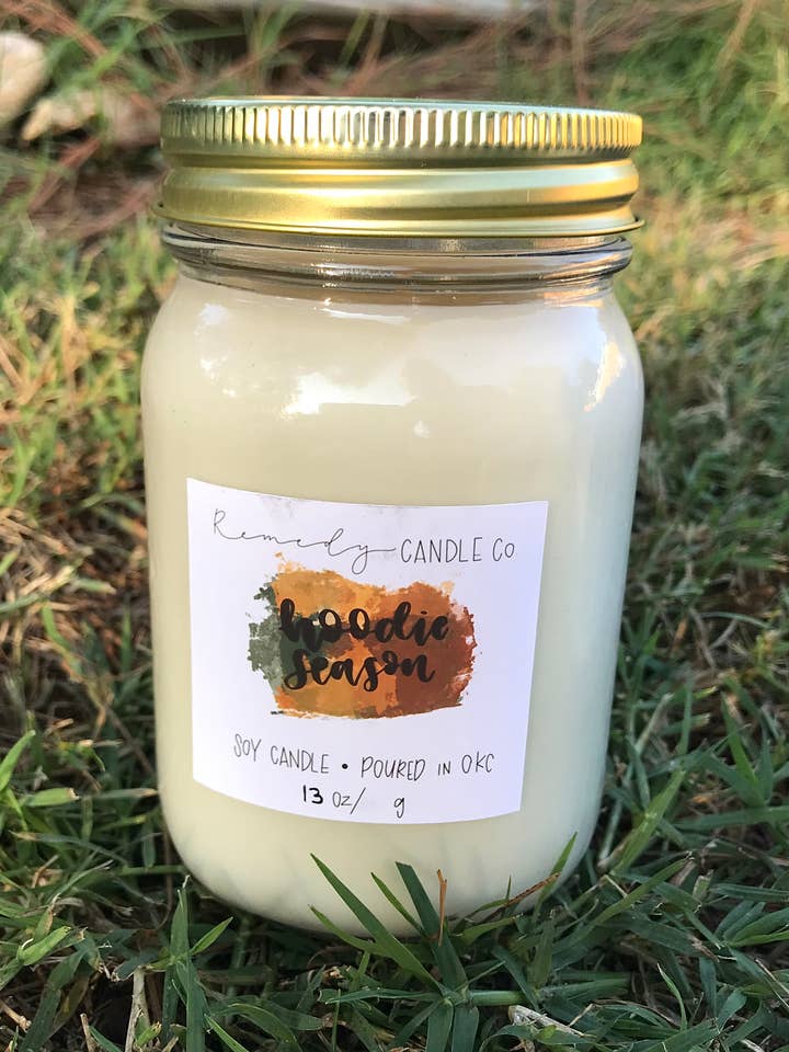 Hoodie säsong soja vax ljus för wholesale av Remedy Candle Co