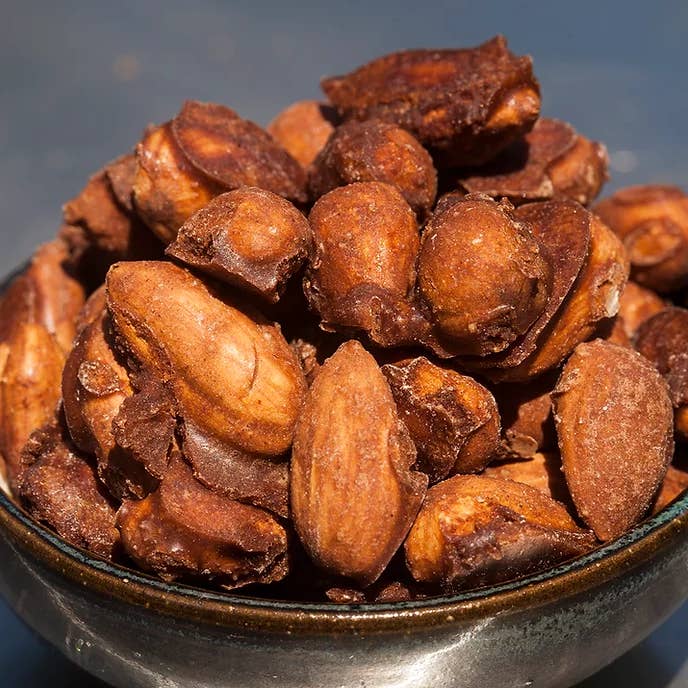 Nuts for INNER LOVE - Wholesale Nuts - Cocoa Maple Almonds4