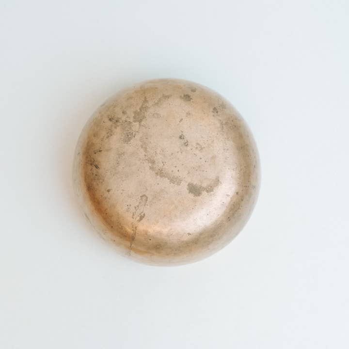 ART HIMALAYAN TRADING LTD – wholesale Meditationsprodukter – 7 ”Antik helande Himalaya Yoga tibetansk sångskål MT7