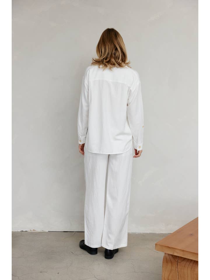 MOD REF - Wholesale Button Down Shirt - Women's - The Luciana Top | Relaxed Linen Button-Down Top3