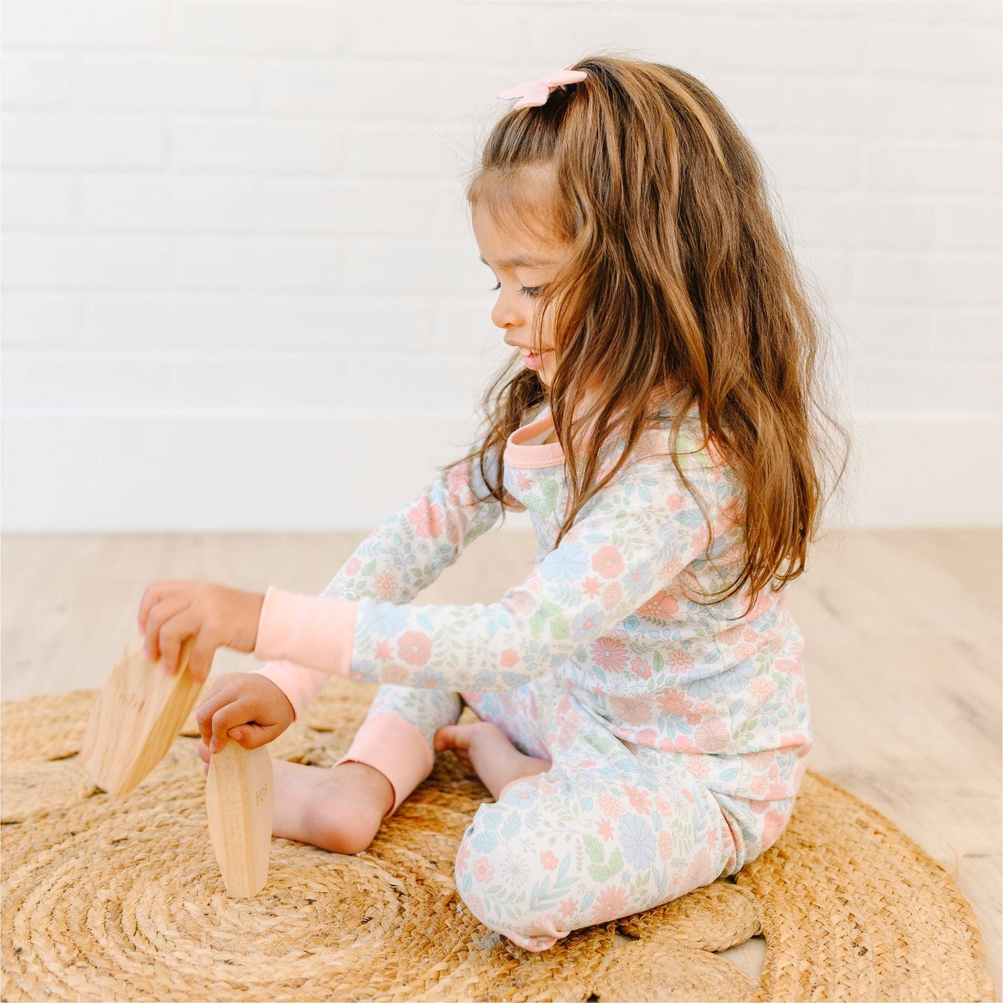 Magnolia Baby – wholesale Pyjamasset - Barn – Delilah långa pyjamas av Luna och Arlo2