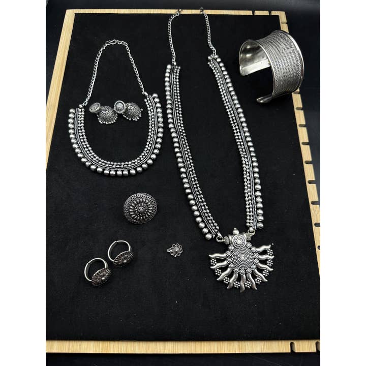 Set Etnico Collana Girocollo e Collana Lunga in Argento Ossidato per la vendita all'ingrosso da parte di Vastrabhushan