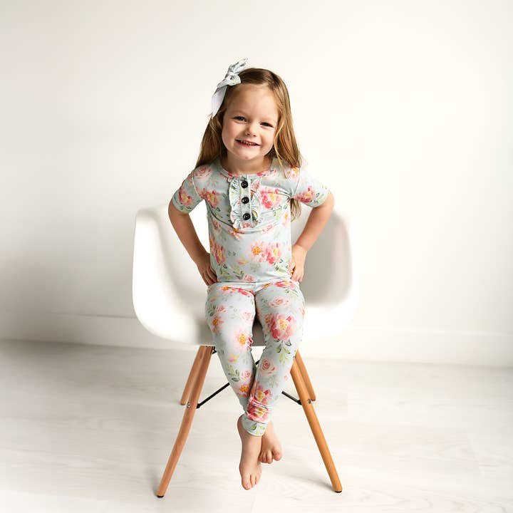 Gigi and Max – Conjunto de pijama - Crianças por atacado – Mae Floral Ruffle Conjunto de Duas Peças de Bambu para Dormir para Crianças Pequenas3