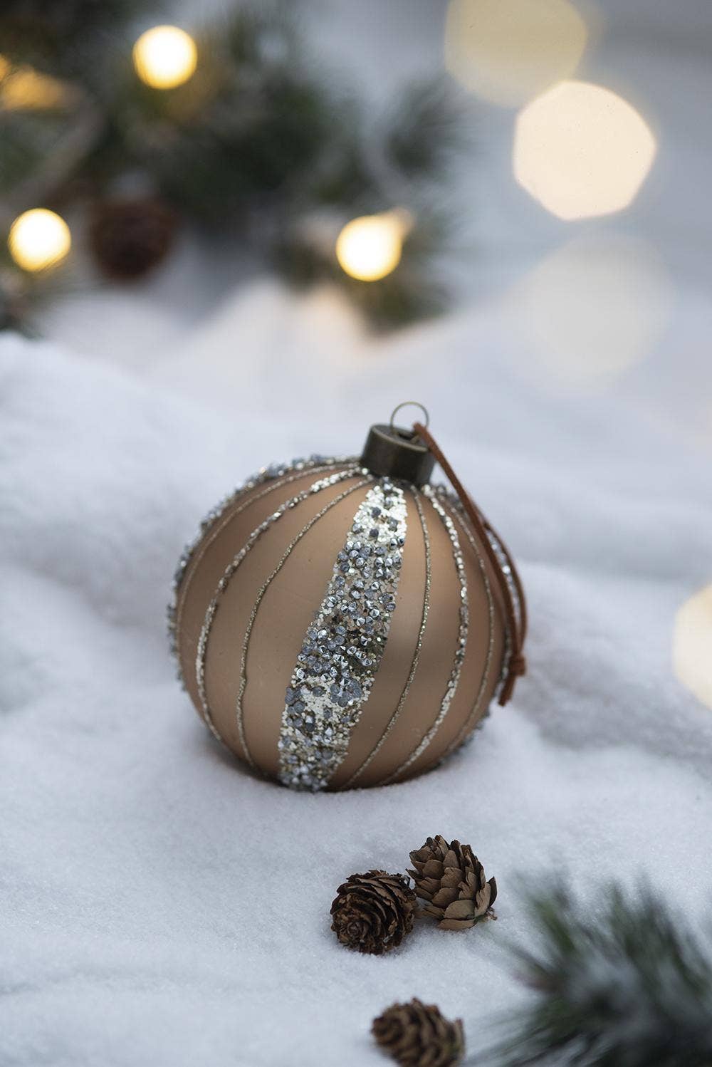 A&B Home Group Inc. – wholesale Ornament – D4" Glass Xmas Ball Ornament - Champagne/Silver2