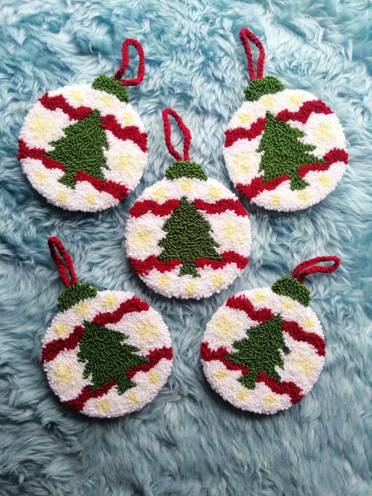 despinacrafting - Wholesale Coasters - Christmas Punch Needle Coasters, Tufted Mug Rug2