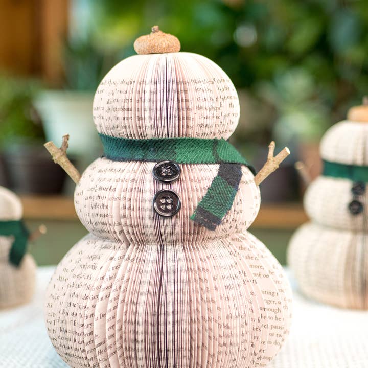 Root To Vine – wholesale Christmas decoration – Christmas Decor Book Snowman-Handmade Holiday Book Gift4