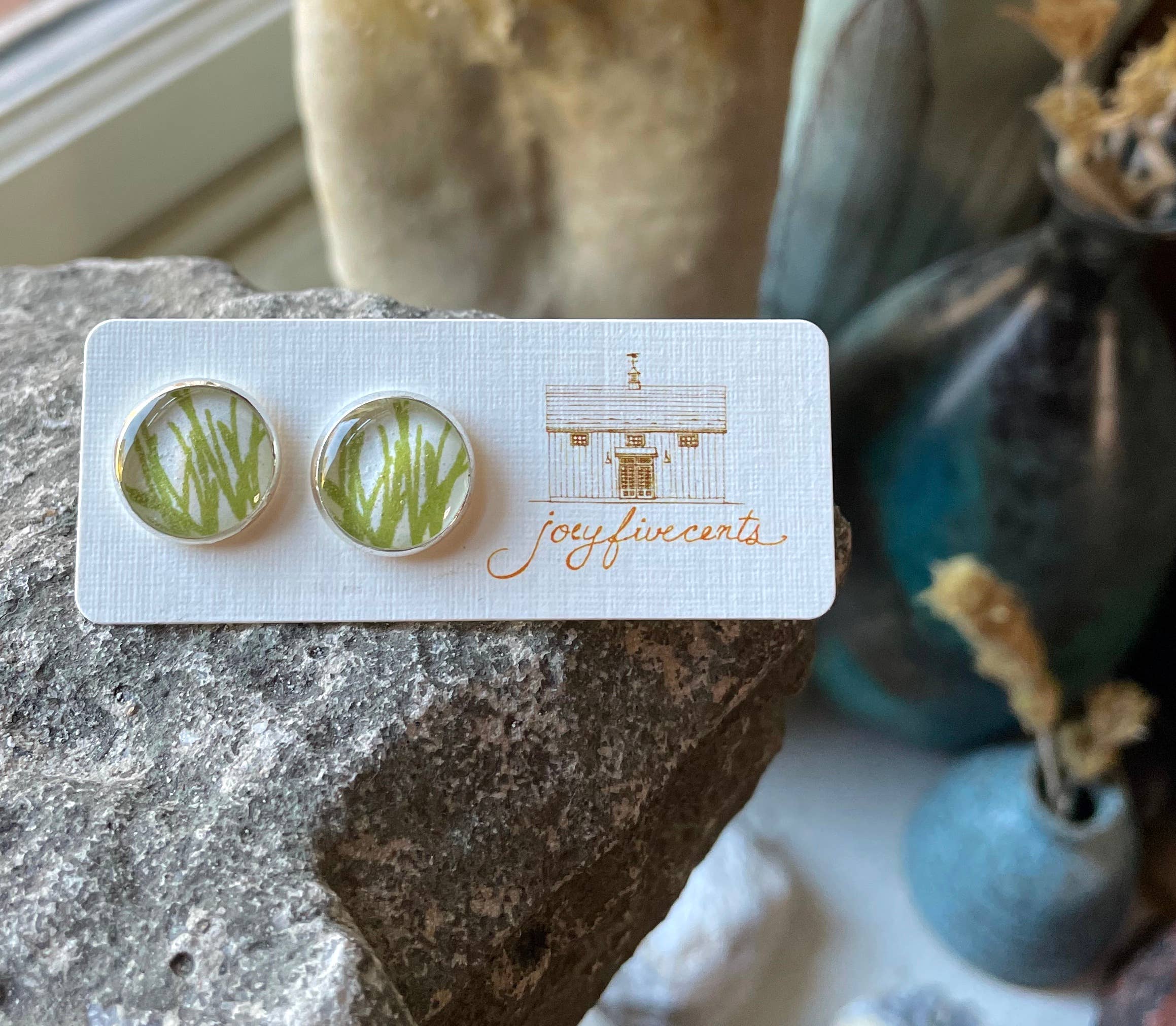 joeyfivecents – Großhandel Ohrstecker – Ohrstecker — großes silbernes, handgestempeltes Gartengrün, Mondmotte7