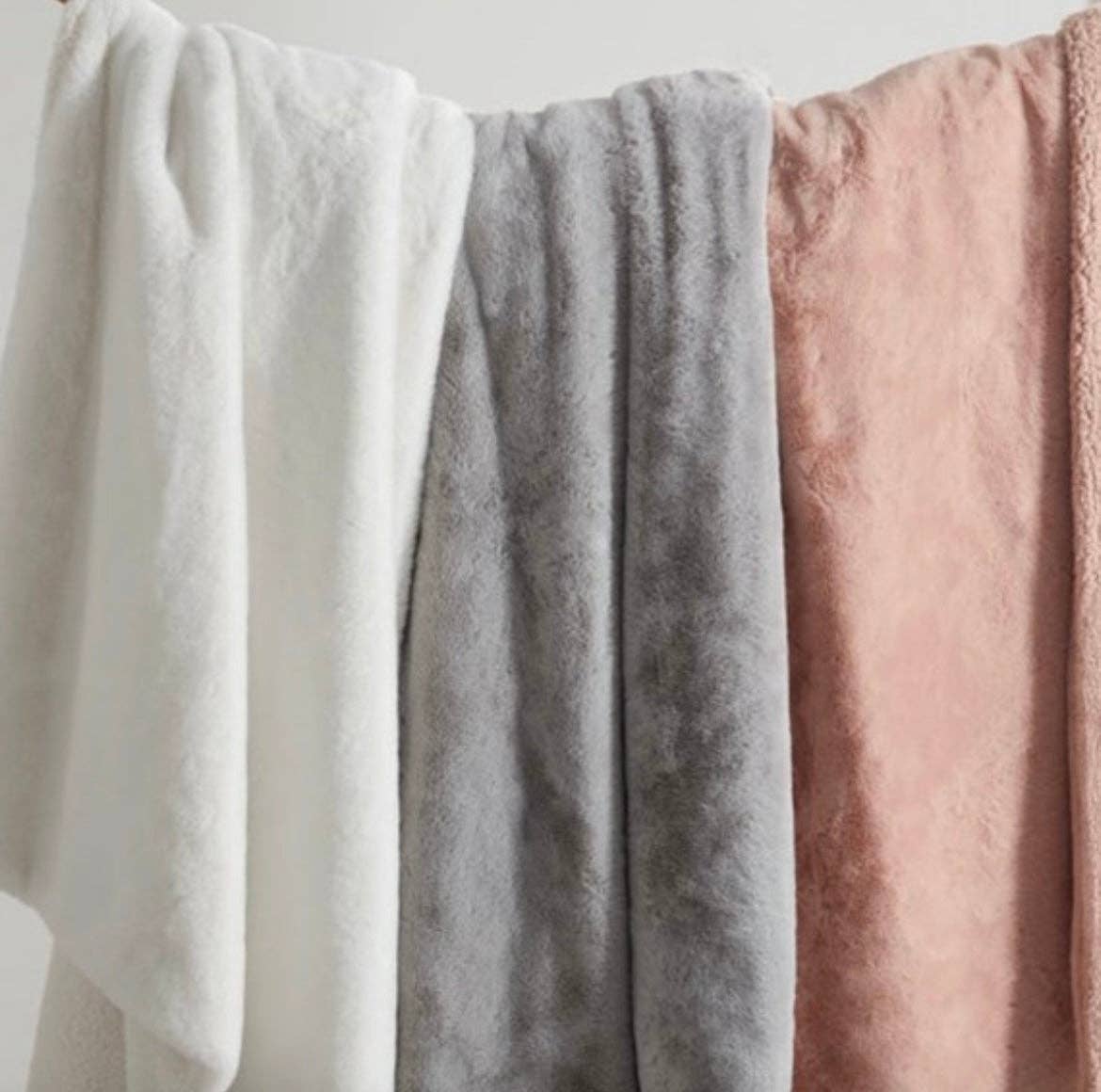 Everyday Cozy Living - Vente Plaids - Couvre-lit de luxe en fausse fourrure de lapin ultra pelucheux, plusieurs couleurs5