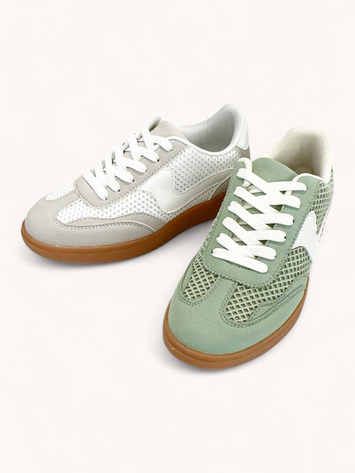 CCOCCI - Wholesale Lifestyle trainers – Women′s - MODERN-19 WAVY SWOOSH STRIPE DESIGN COURT SNEAKERS1