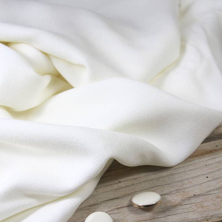 Eglantine et Zoé - Wholesale Fabric - Viscose Crepe Pearl Fabric0