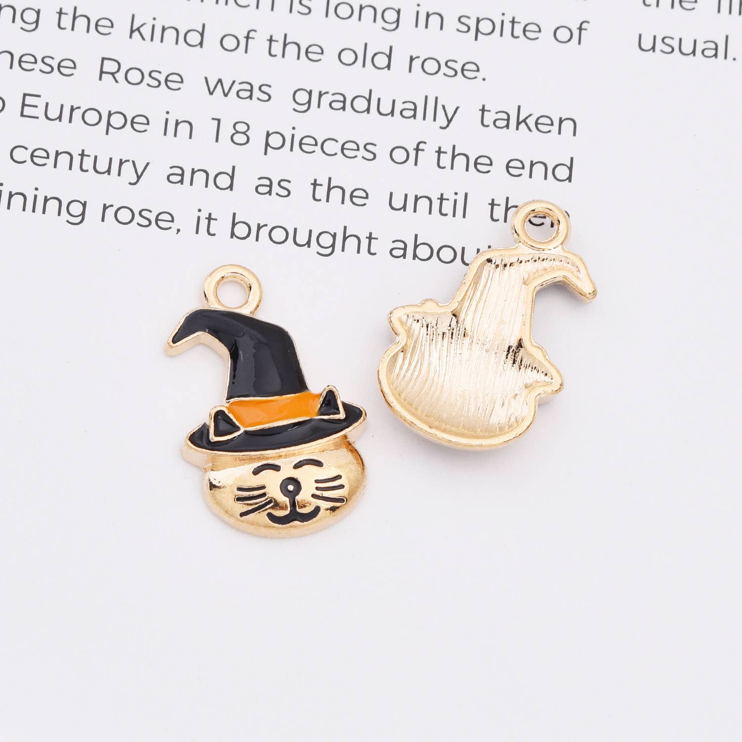 findings4uGem – wholesale Hänge-/berlockhalsband – Guldpläterad Emalj Halloween Fint Berlockhänge, CP21506