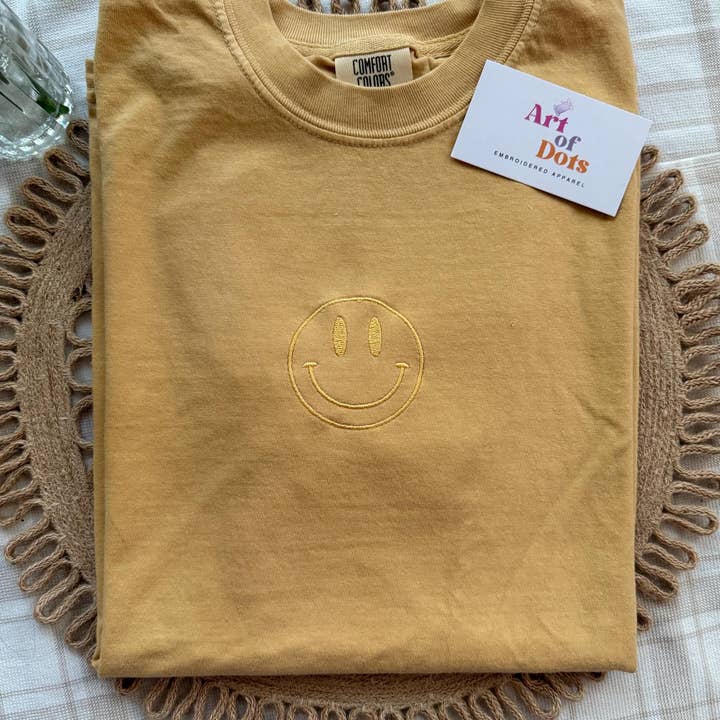 ART OF DOTS - Wholesale T-shirt – women's - Happy Face Embroidered Custom Retro Tee2