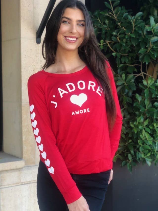 Jadore Amour L/S T-shirt med hjerter på arm (rød) for engroshandel hos Bird & Vine