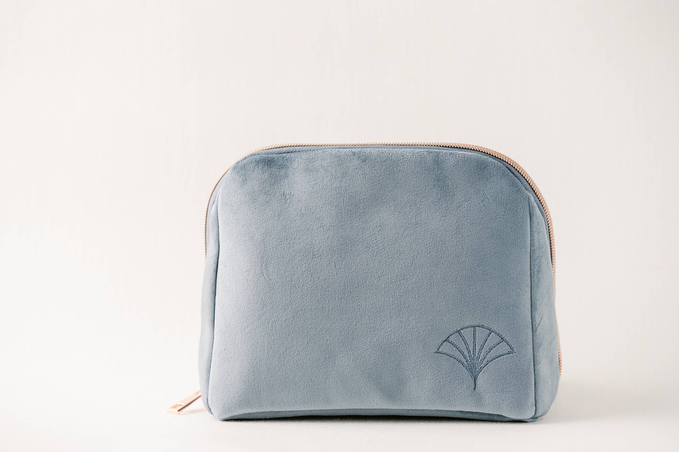 The Esty & Co® - Wholesale Makeup/Cosmetic Bag - Christmas Velvet Bag • Spa Gift • Cosmetics • Travel1