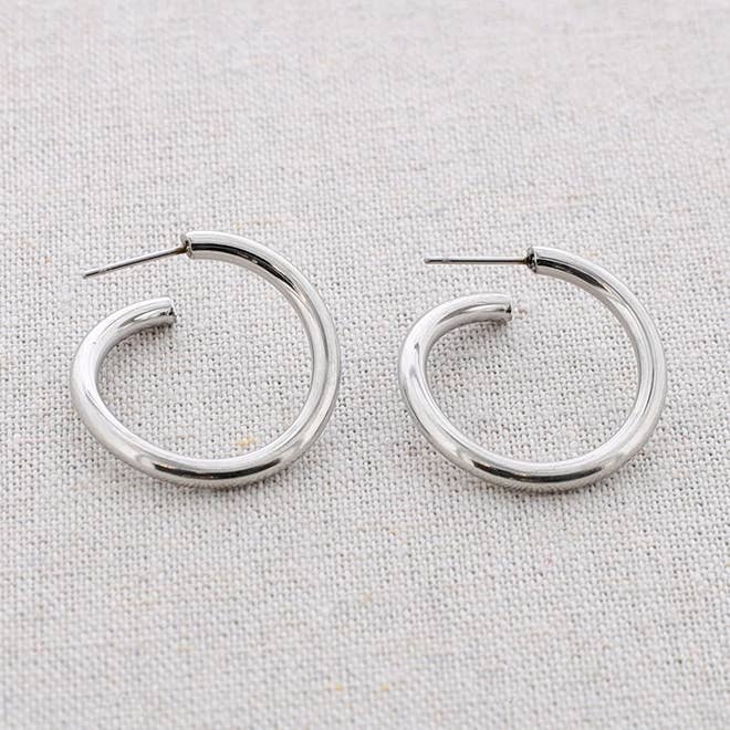 Unregelmäßig geformte Creolen aus Stahl für den Großhandel von Sonata