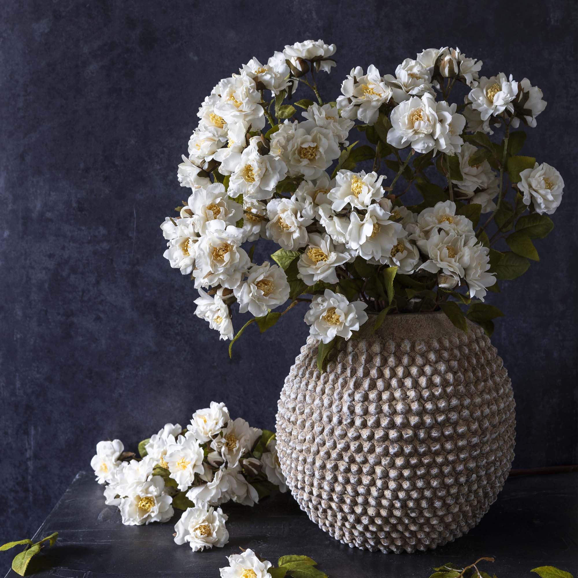 Abigail Ahern – wholesale Artificial flowers – ARTIFICIAL ROSE SPRAY, CREAM0