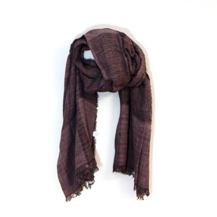 Écharpe artisanale avec motif de lignes subtiles pour la vente par Tempest Designs