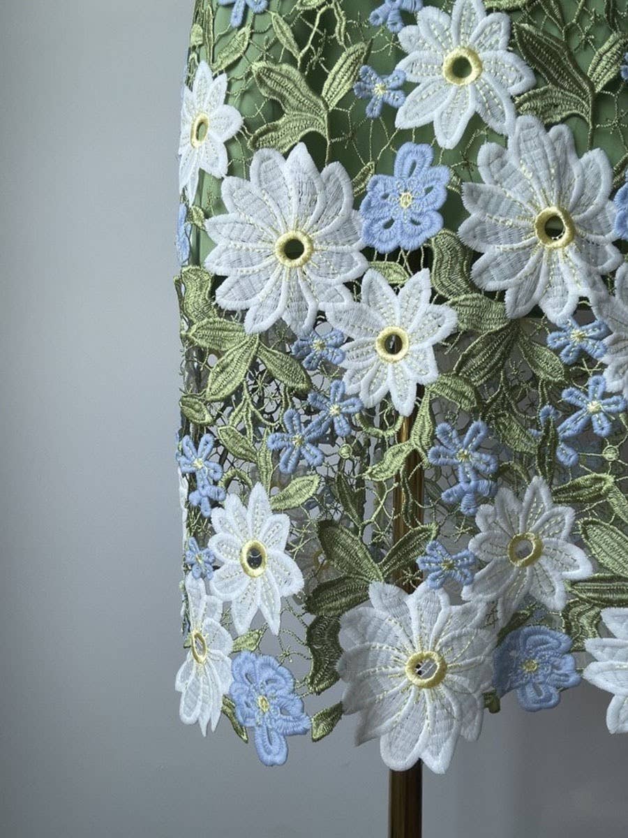 Fodera bianca Gonna midi con ricamo floreale SK015 in vendita all'ingrosso su Faire4