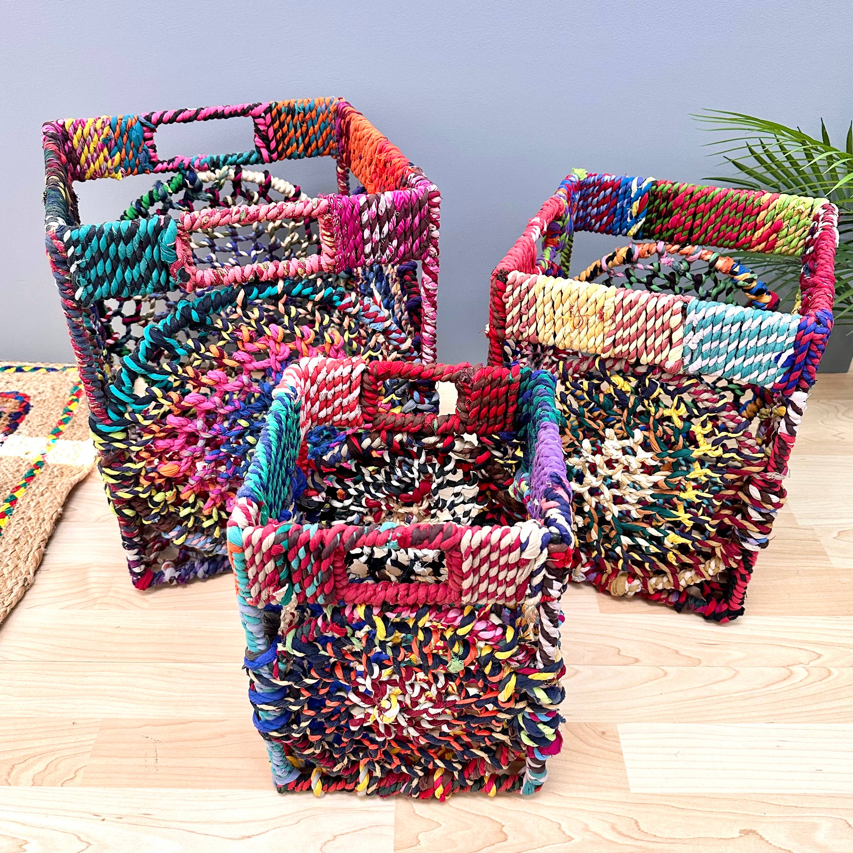 India Handicrafts Inc – Cesta por atacado – Cestos Quadrados Juta Coloridos, Conjunto de 32