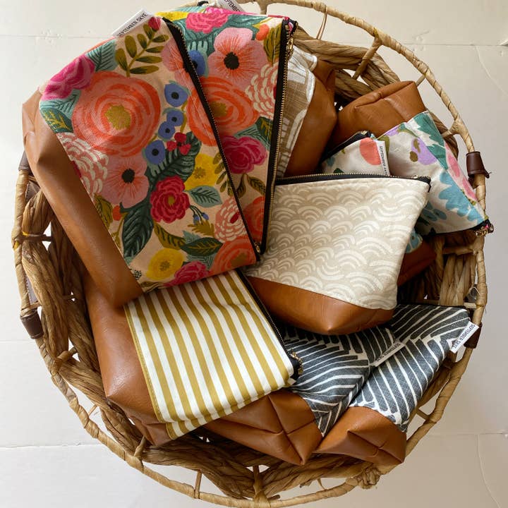 September Skye Bags & Accessories - Vente Trousses de maquillage/cosmétique - Trousse de maquillage en papier carabine en crème Juliet1