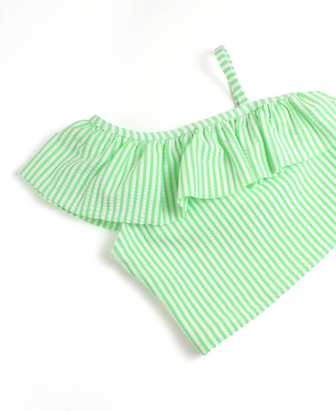 Grøn Piger Forårsgrøn Seersucker Én-skulder Flæse Tankini 2-delt Badedragt med Signatur Bagflæser for engroshandel på Faire11