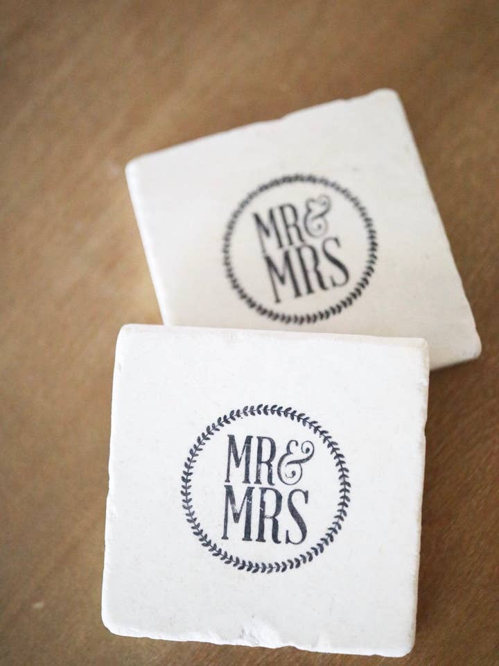 Sottobicchiere in marmo di fidanzamento per la vendita all'ingrosso da parte di Lace, Grace & Peonies Marble Coasters