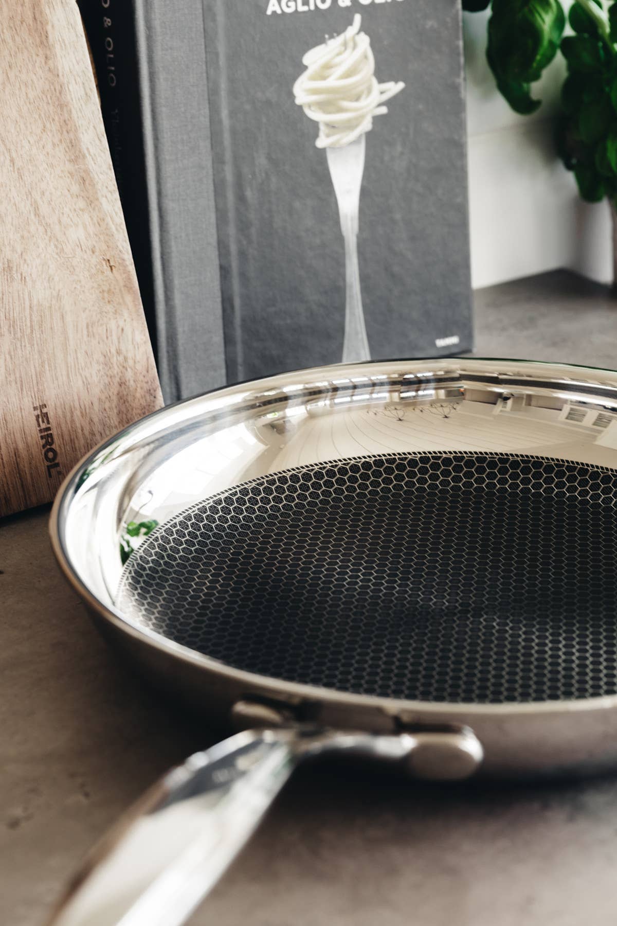 HEIROL - Wholesale Pan - FRYING PAN 28 cm Steelsafe Pro1