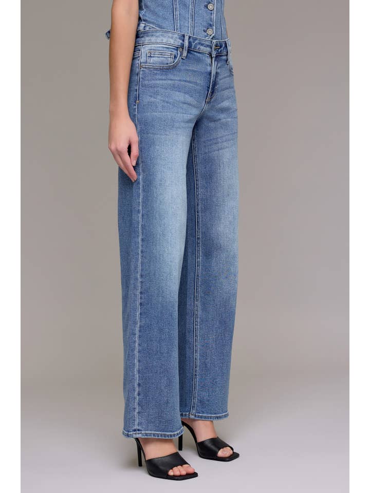 Hidden Jeans - Wholesale Jeans - Women's - Medium 33" Inseam Mid-Rise Clean Stretch Dad Jean