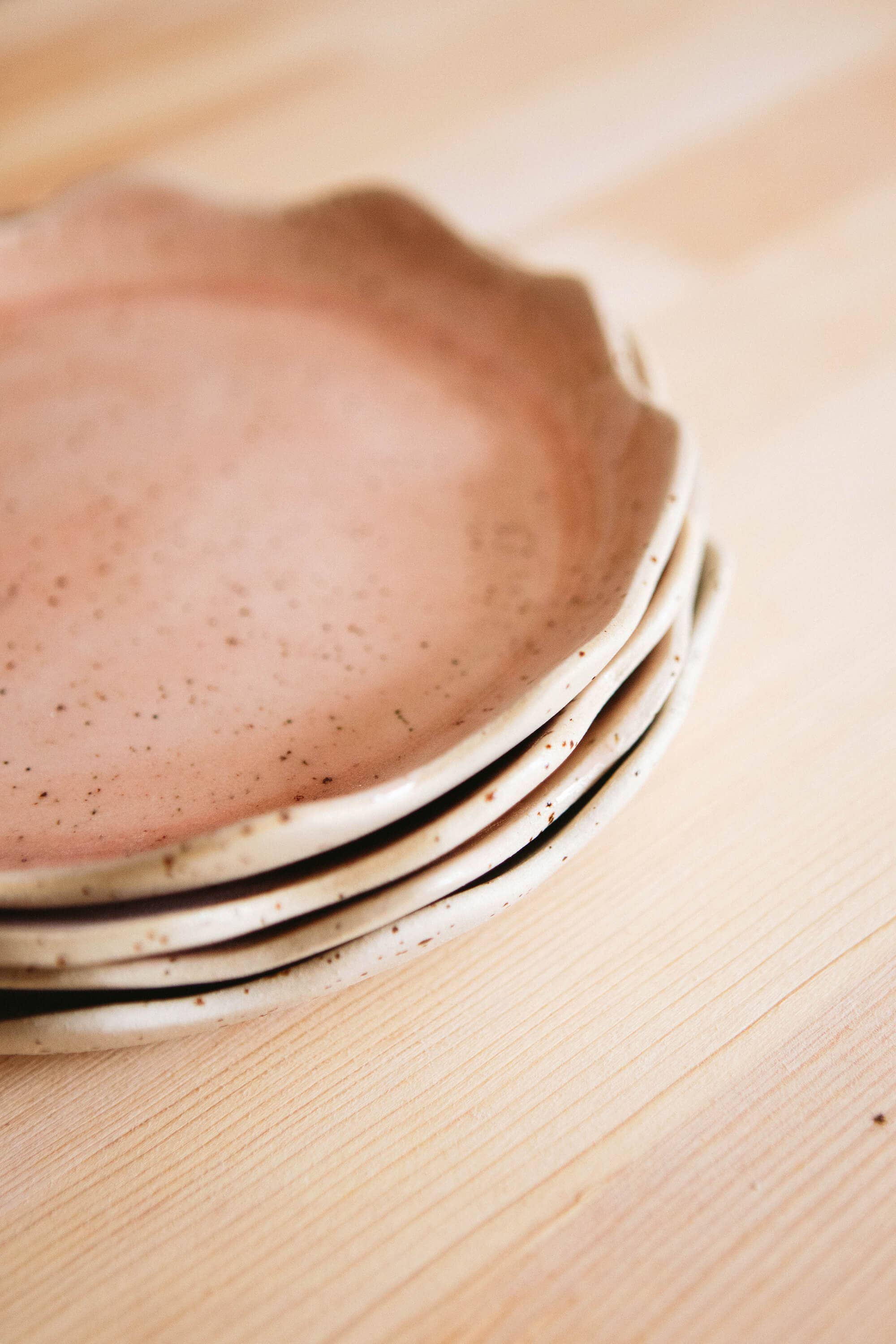 Ohyoko ceramics - Vente Plats - Assiettes en céramique artisanale avec bords ondulés15