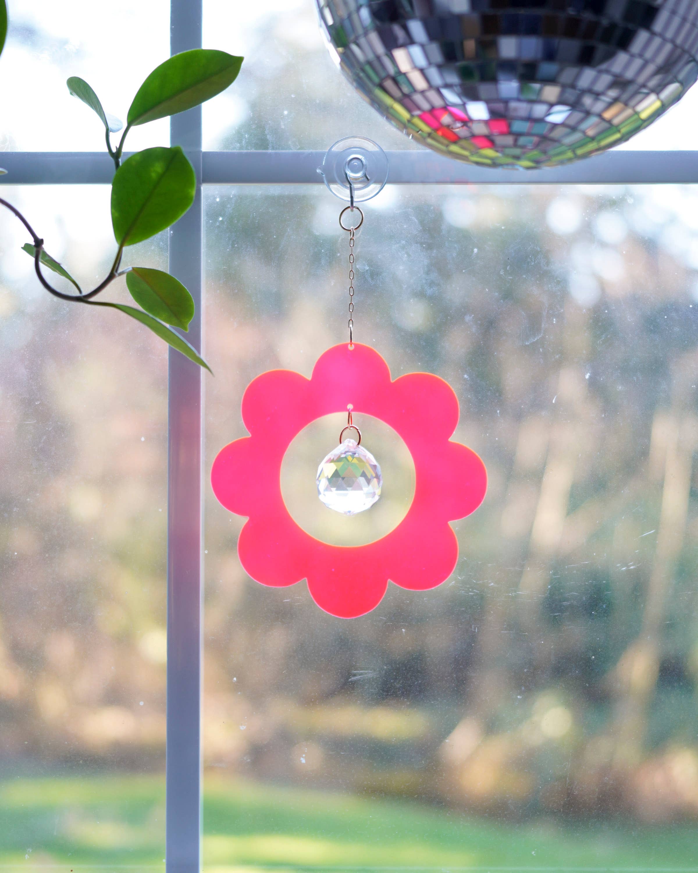 Hustle Home Décor - Wholesale Suncatcher - Retro Flower Sun Catcher4
