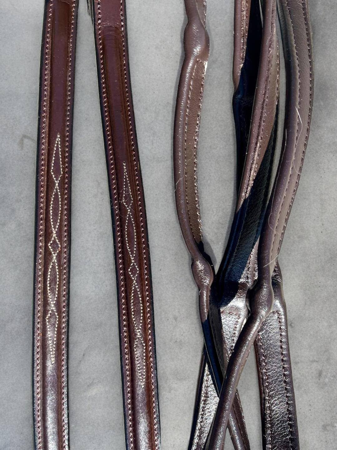 EPONIA EQUESTRIAN LIFESTYLE - Vente Équipement d’équitation - Rênes en cuir véritable souple avec encoches douces5