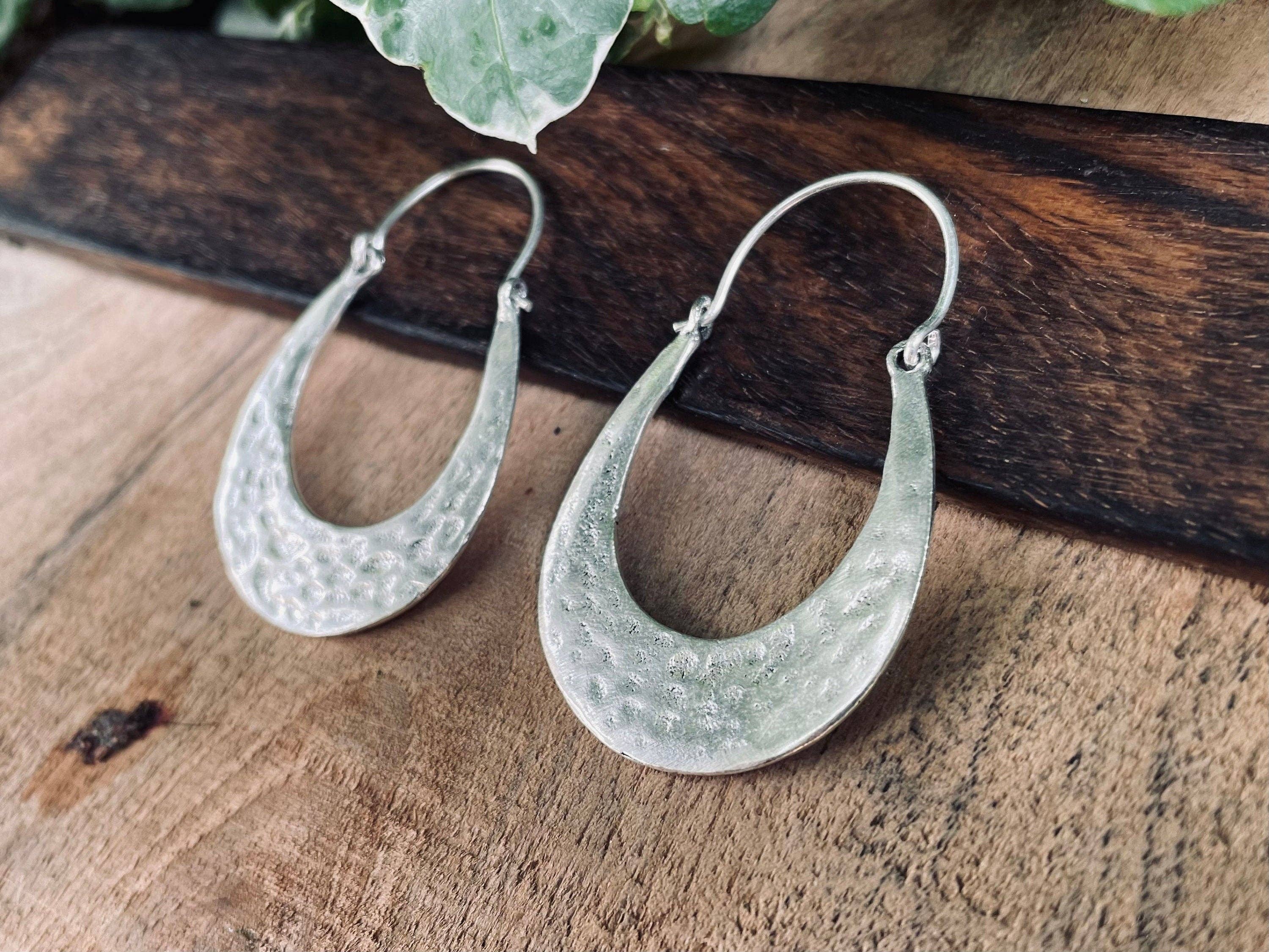 Kaali Boutique – wholesale Hoop earrings – Silver Boho Earrings / Boho Jewelery / Bohemian Look / Festival Fashion / Yoga / Gypsy / Rustic / Tribal Jewellery / Indian Design1