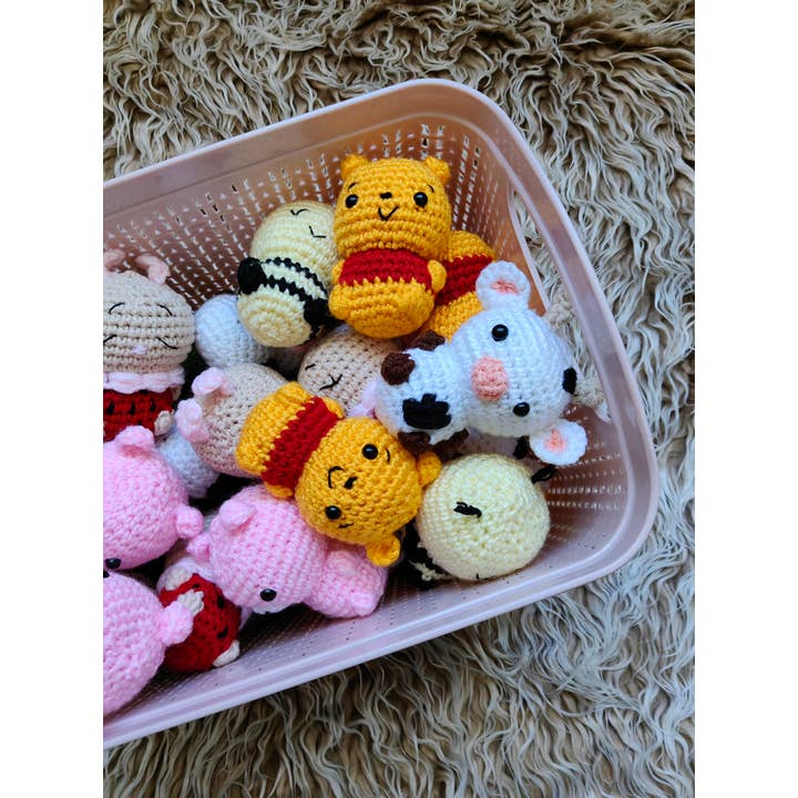 Gehaakte Amigurumi-dieren met knuffel in vingerformaat voor wholesale door despinacrafting