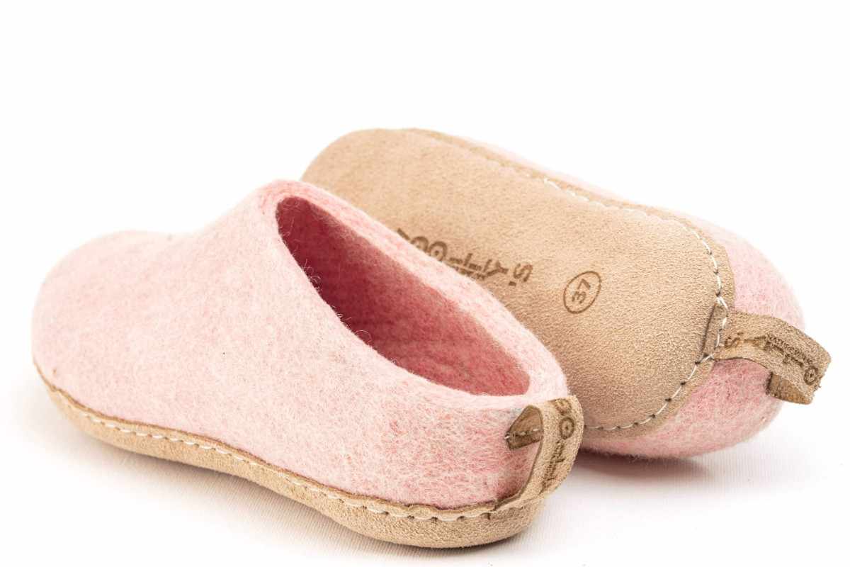 Woollyes Inc - Wholesale Slippers - Unisex - Indoor Open Heel Slippers With Leather Sole - Baby Pink6