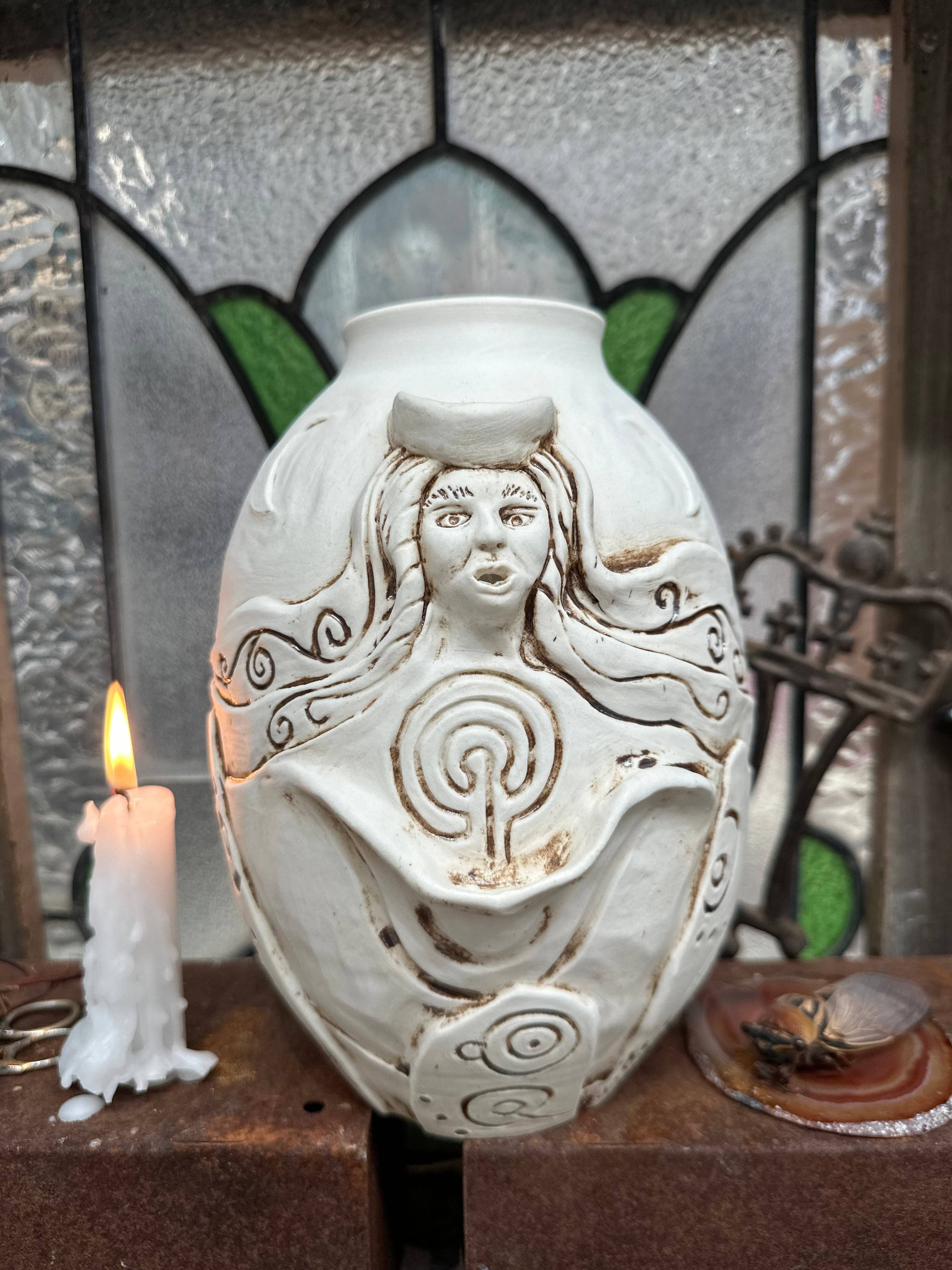 Carys Martin Ceramics - Wholesale Vase - 🌿 Keeper of the Labyrinth - Porcelain Vase5