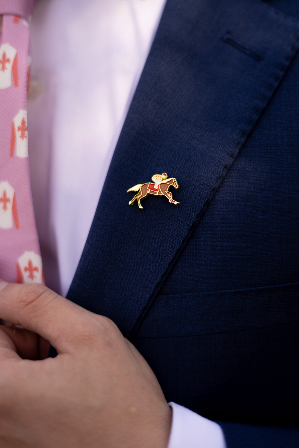 Barrel Down South – wholesale Nål och knapp för kavajslag – Löpartävlingshäst med jockey-slagnål3