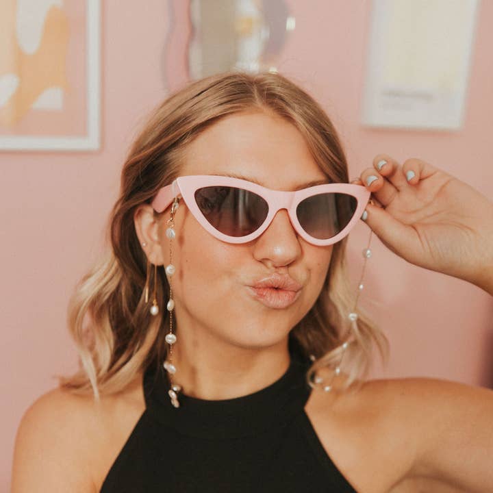 Mauve Jewelry Co. - Wholesale Sunglasses/Eyeglasses Strap - Women's - Pearl Sunglasses Chain