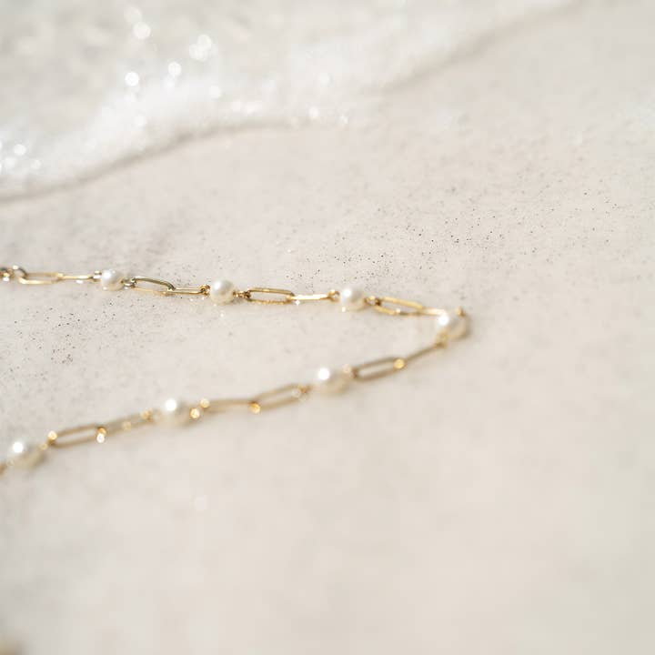 WJW - Venta al por mayor Collares de cadenas y eslabones - Collar de cadena tipo clip de papel con perlas y acero con recubrimiento PVD de oro 18K3