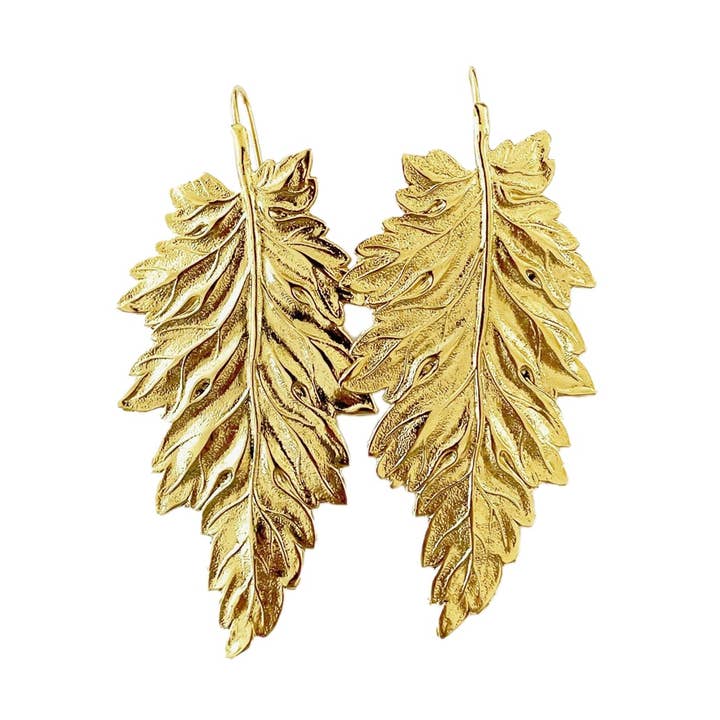 Gouden oorstekers van roestvrij staal met blad en blad voor wholesale door Lotta Djossou Paris