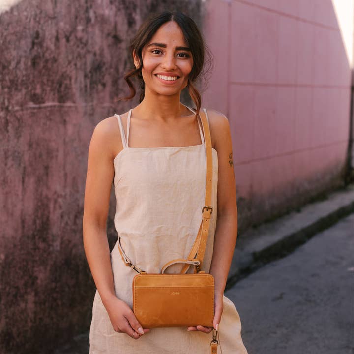 JOYN - Wholesale Crossbody Bag - Women's - Crossbody Wallet - Camel