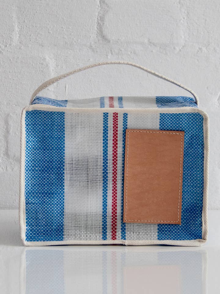 No.o28 køletaske i presenning med blå striber for engroshandel hos MONO+n.a.v.y