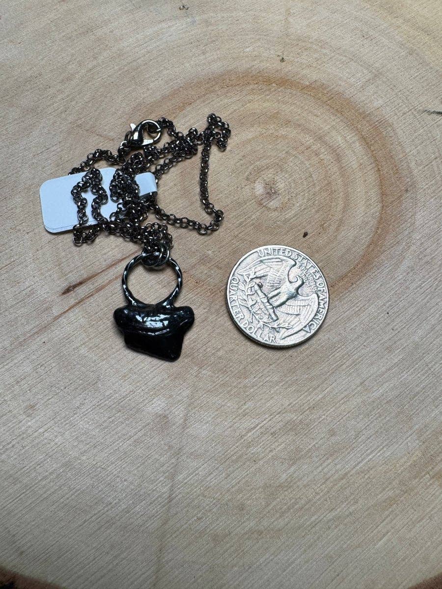 Copper Ashes - Vente Colliers à pendentif - Collier Dent de requin1