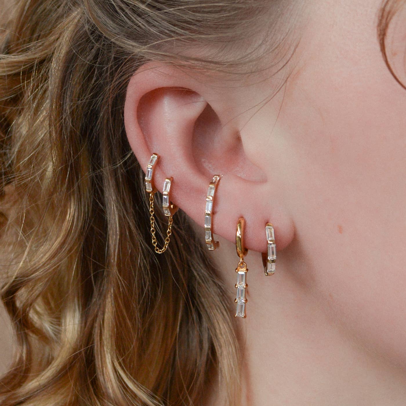 Au 79 - Vente Petits anneaux - Huggies de pierre tombante de St Moritz2