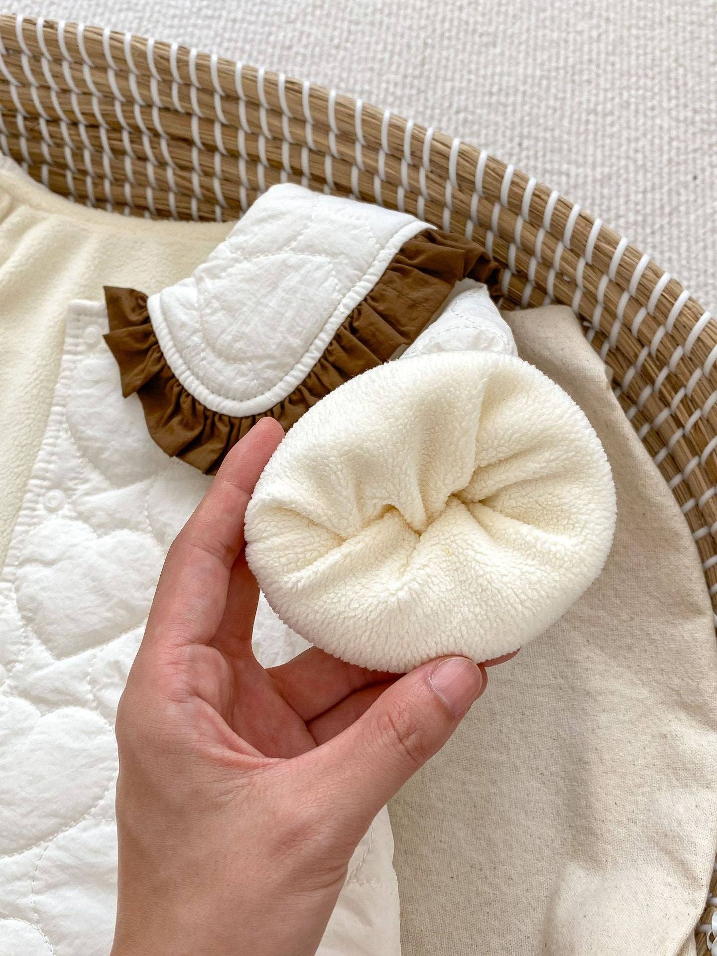 Beige Baby Girl Bow Tie Design Thickened Long Sleeves Cardigan Coat for wholesale on Faire2